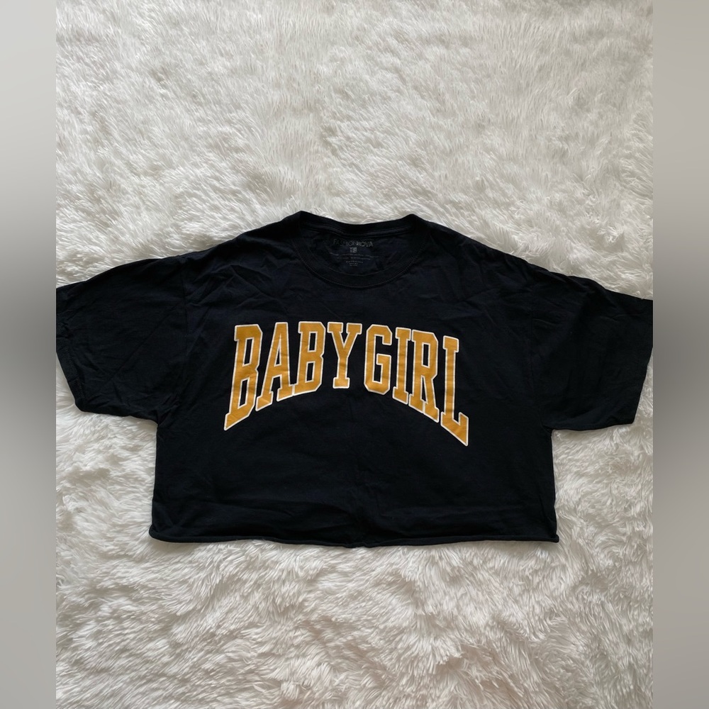🖤fashion nova babygirl crop tee✨